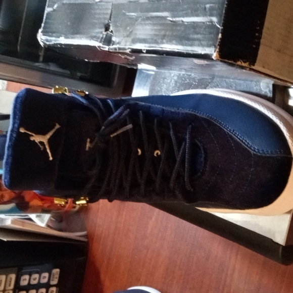 Air Jordan shoes - Picture 3 of 6